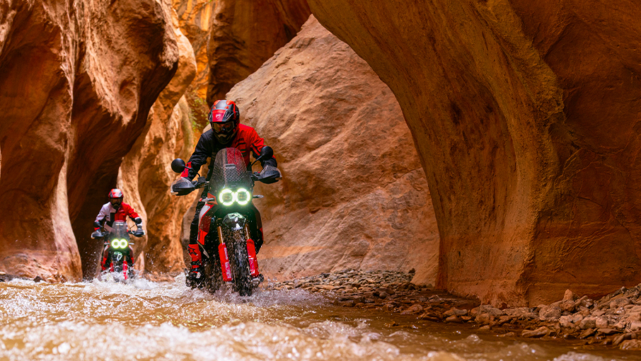 Ducati-DesertX-Rally-DWP24-Explore-gallery-906x510-01