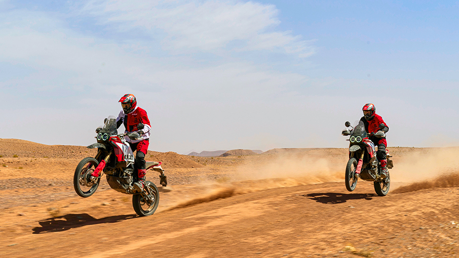 Ducati-DesertX-Rally-DWP24-Explore-gallery-906x510-02